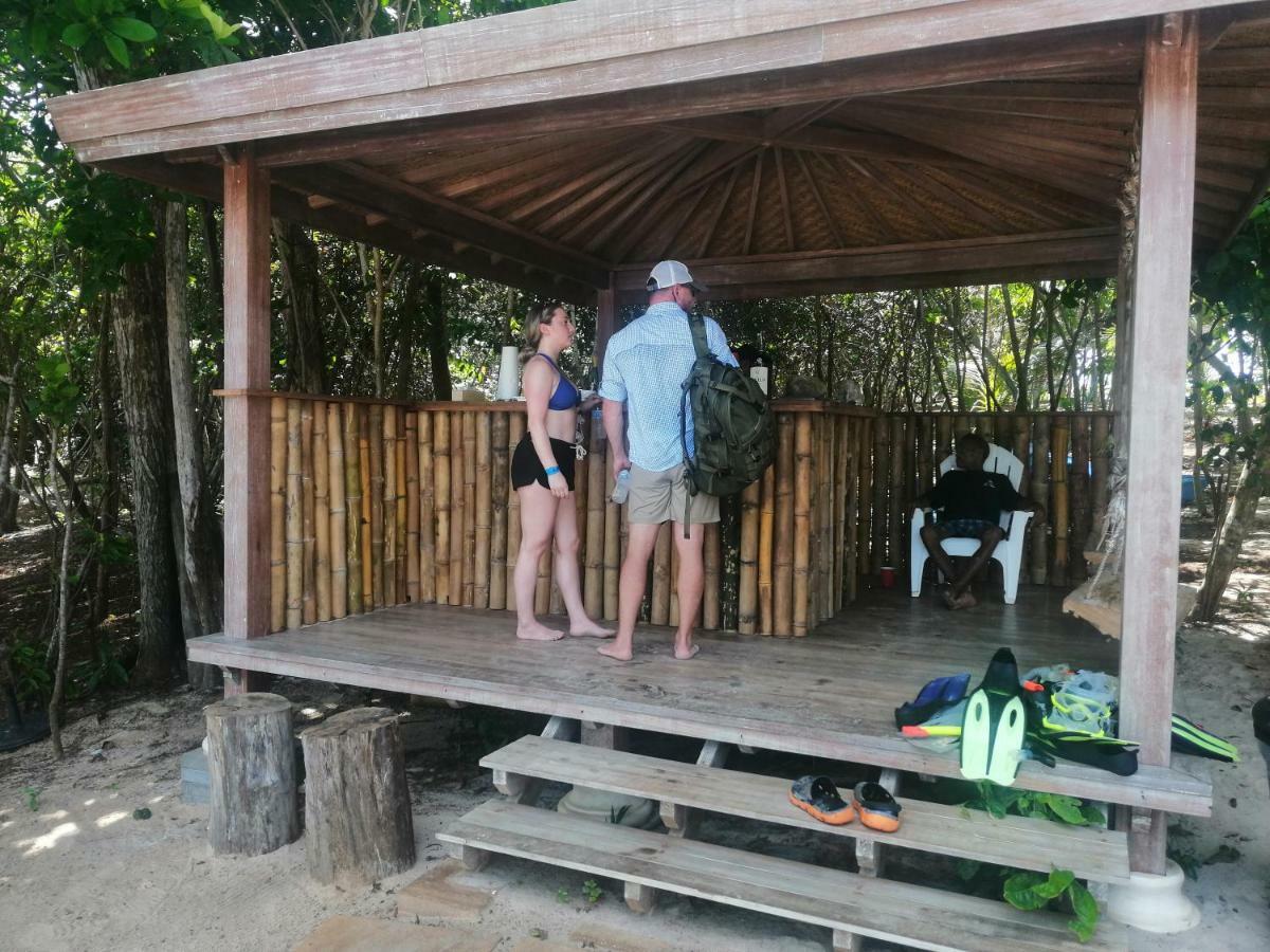 Sonny Island Resort Cabanas Frente Al Mar Punta Bajo Rico Екстер'єр фото